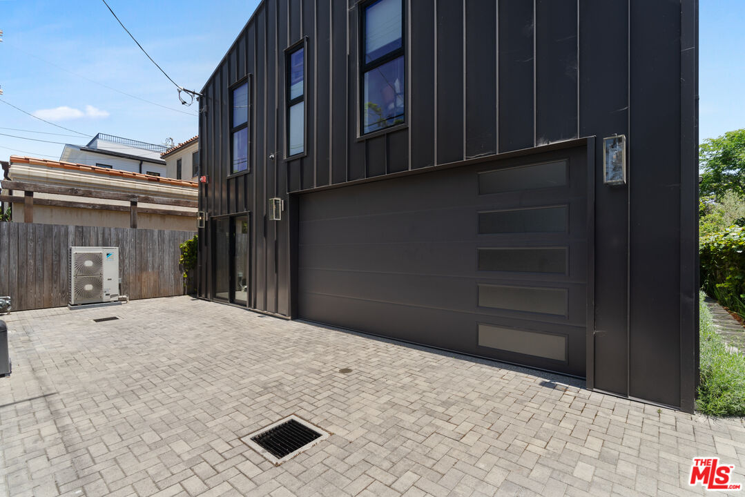 929 Marco Place Venice, CA 90291 - Photo 55 of 56