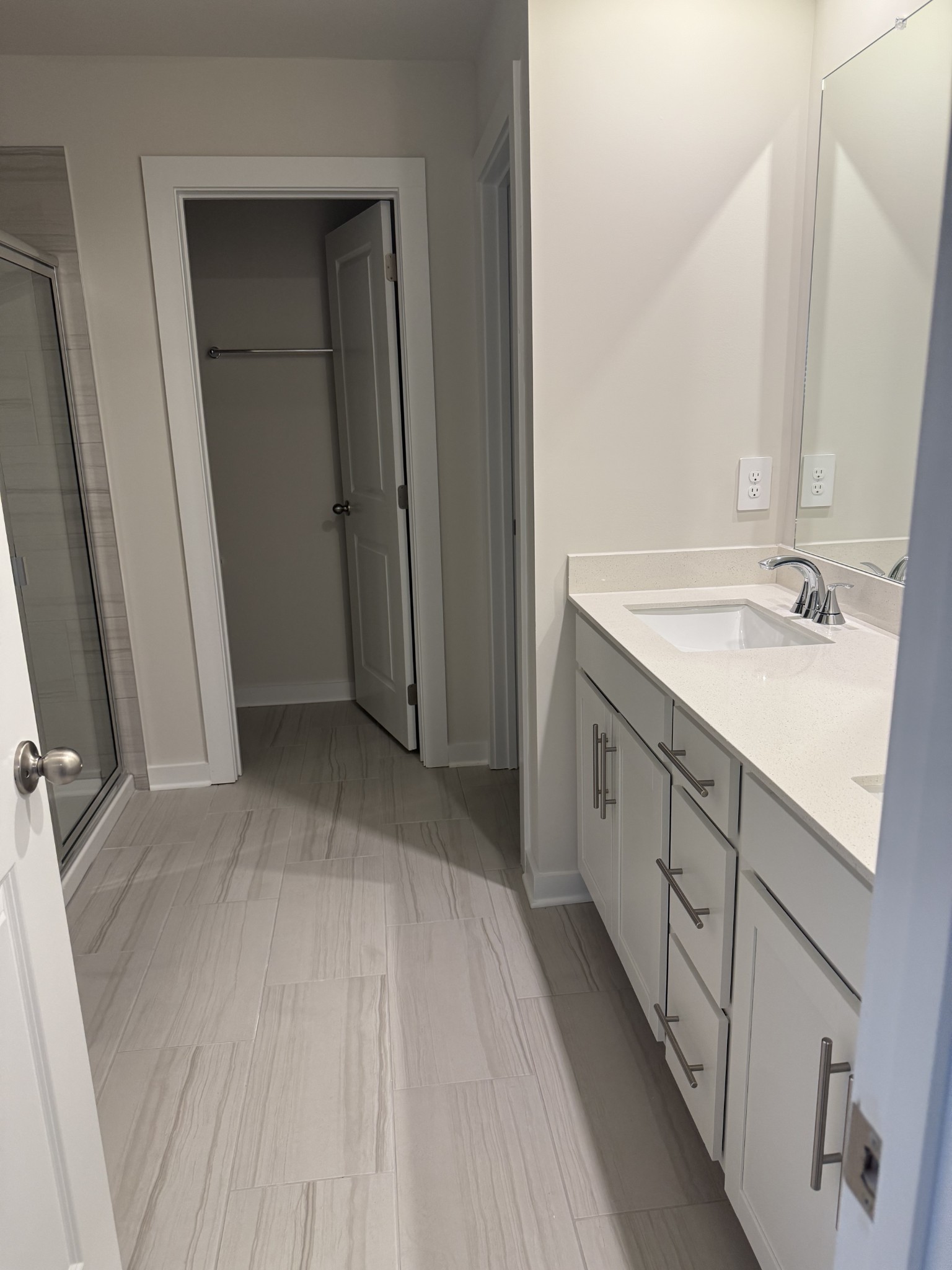 4105 Walnut Rdg Drive Nashville, TN 37207 - Photo 12 of 19 a bathroom with a sink a vanity and a mirror