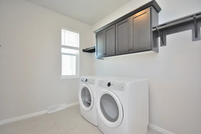 $644,900 | 605 Standing Stone Drive, Waukesha, WI 53189