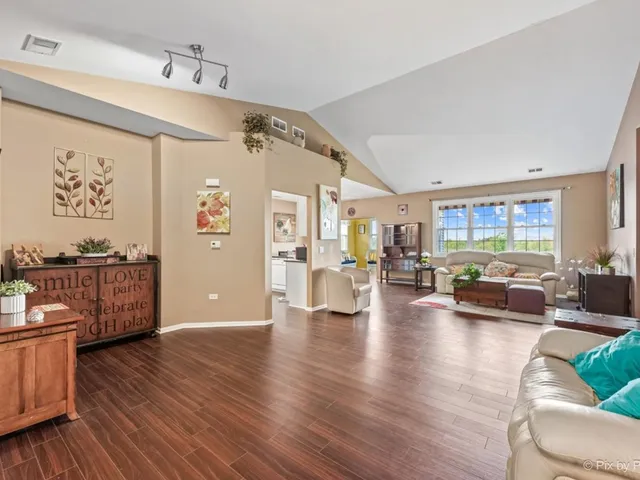 $329,999 | 17228 Como Avenue, Lockport, IL 60441