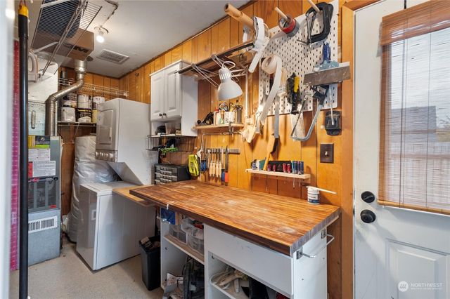 a view of a walk in closet