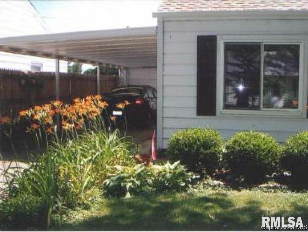 3046 South 3rd Street Springfield, IL 62703 - Photo 4 of 29