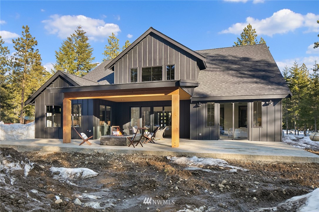 651 Bakers Road Ronald, WA 98940 - Photo 32 of 39 a front view of a house with a yard