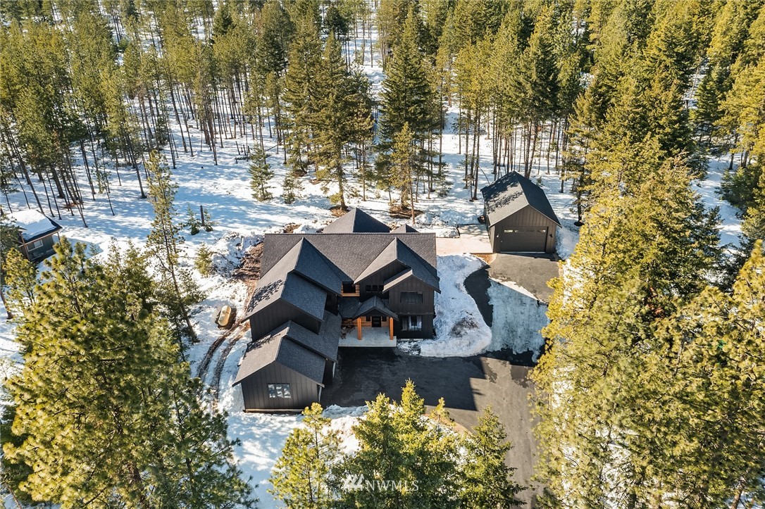 651 Bakers Road Ronald, WA 98940 - Photo 36 of 39 a view of swimming pool from a lake view
