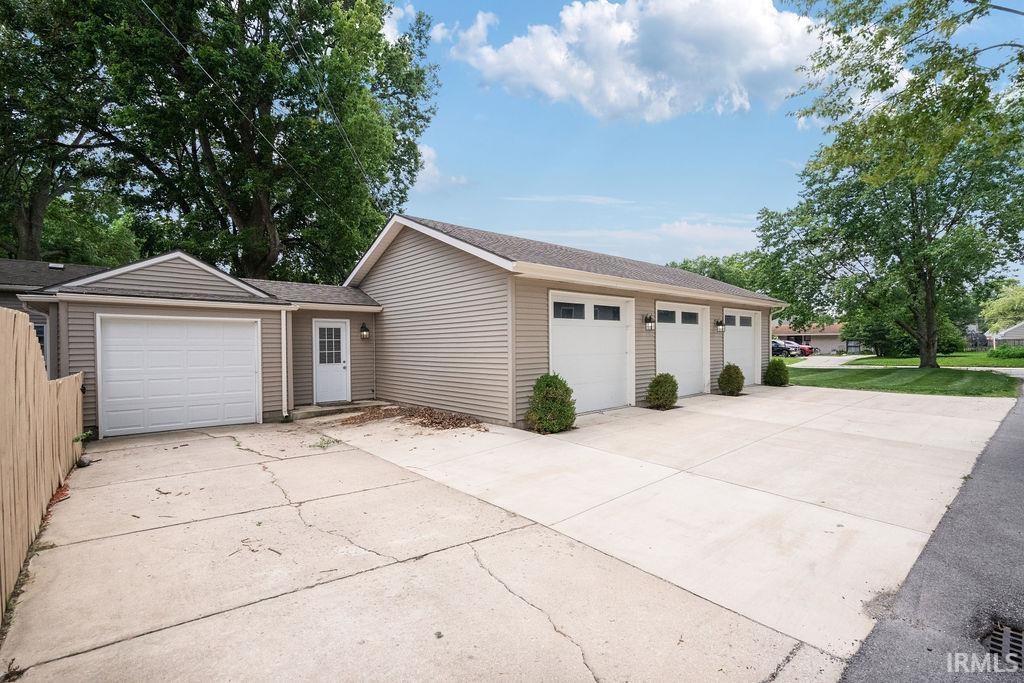 1414 Kingston Road Kokomo, IN 46901 - Photo 3 of 19