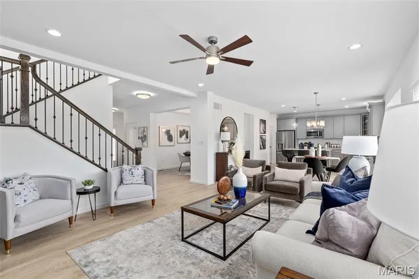 $330,900 | 2 Ashford At River Bluffs Manors, Florissant, MO 63031