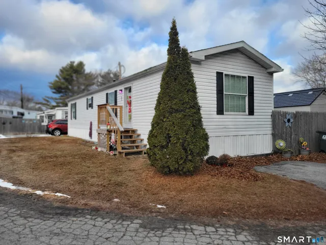 $124,900 | 1010 Long Cove Road, Gales Ferry, CT 06335