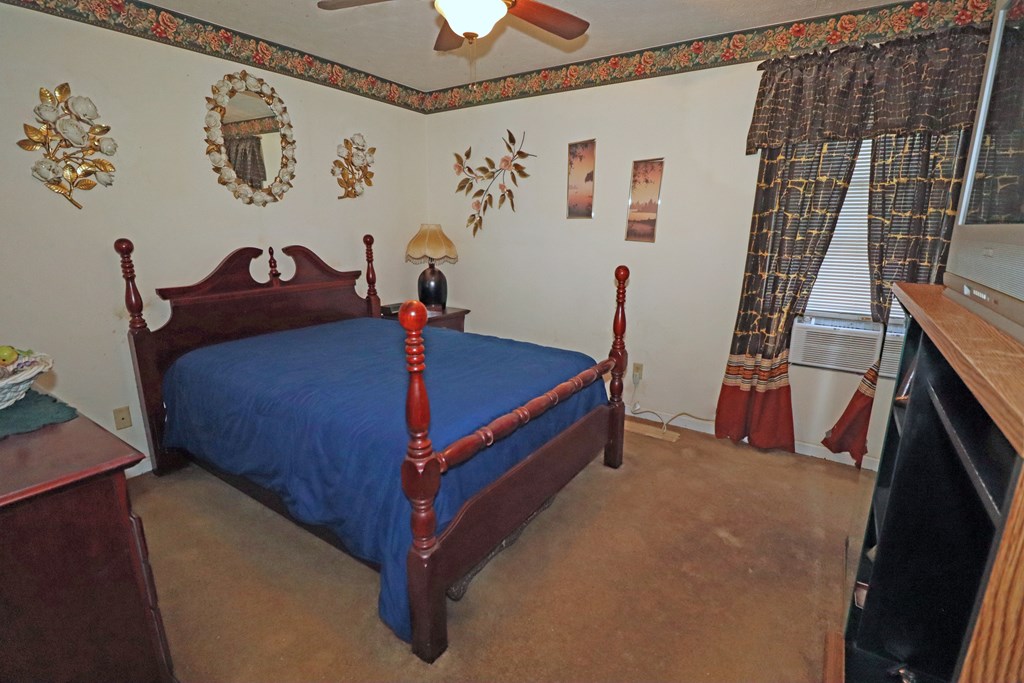 335 Hardin Road Plainville, GA 30733 - Photo 8 of 12