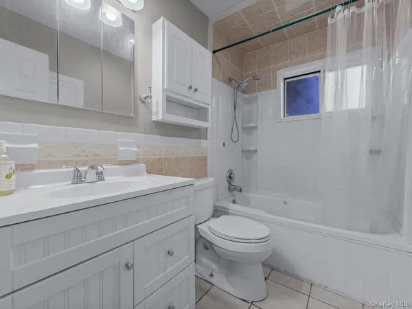 $639,999 | 1255 Udall Road, Bay Shore, NY 11706