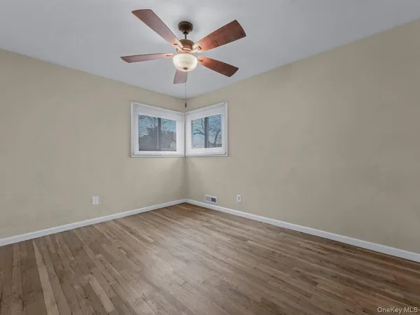 $639,999 | 1255 Udall Road, Bay Shore, NY 11706