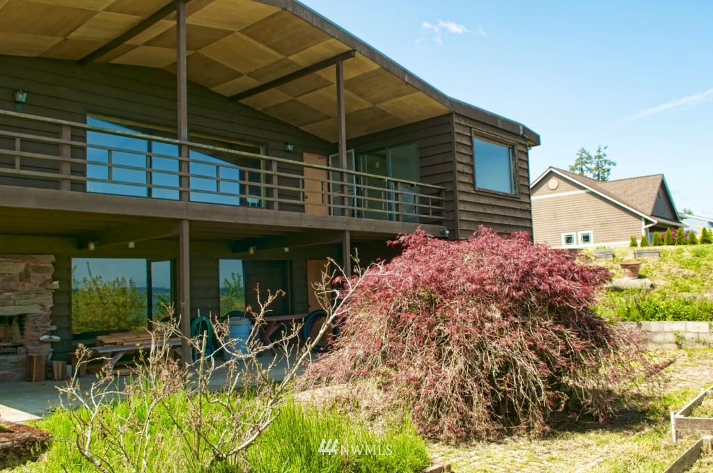 7626 Cooper Point Road Northwest Olympia, WA 98502 - Photo 22 of 25 Gallery Image 22