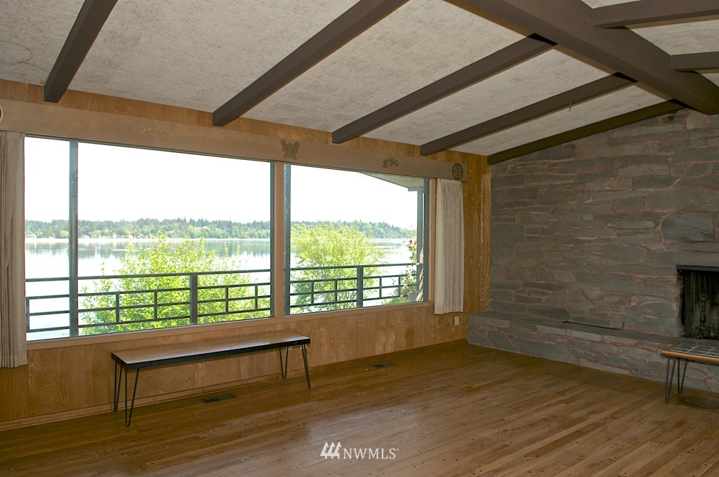 7626 Cooper Point Road Northwest Olympia, WA 98502 - Photo 9 of 25 Gallery Image 9