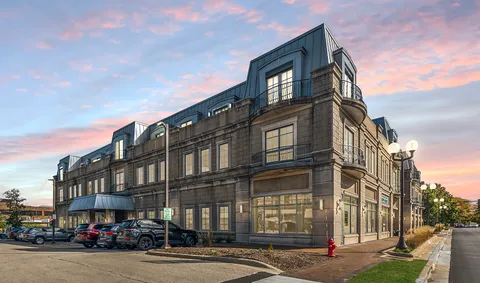 $2,250,000 | 1789 Green Bay Road, Unit B, Highland Park, IL 60035