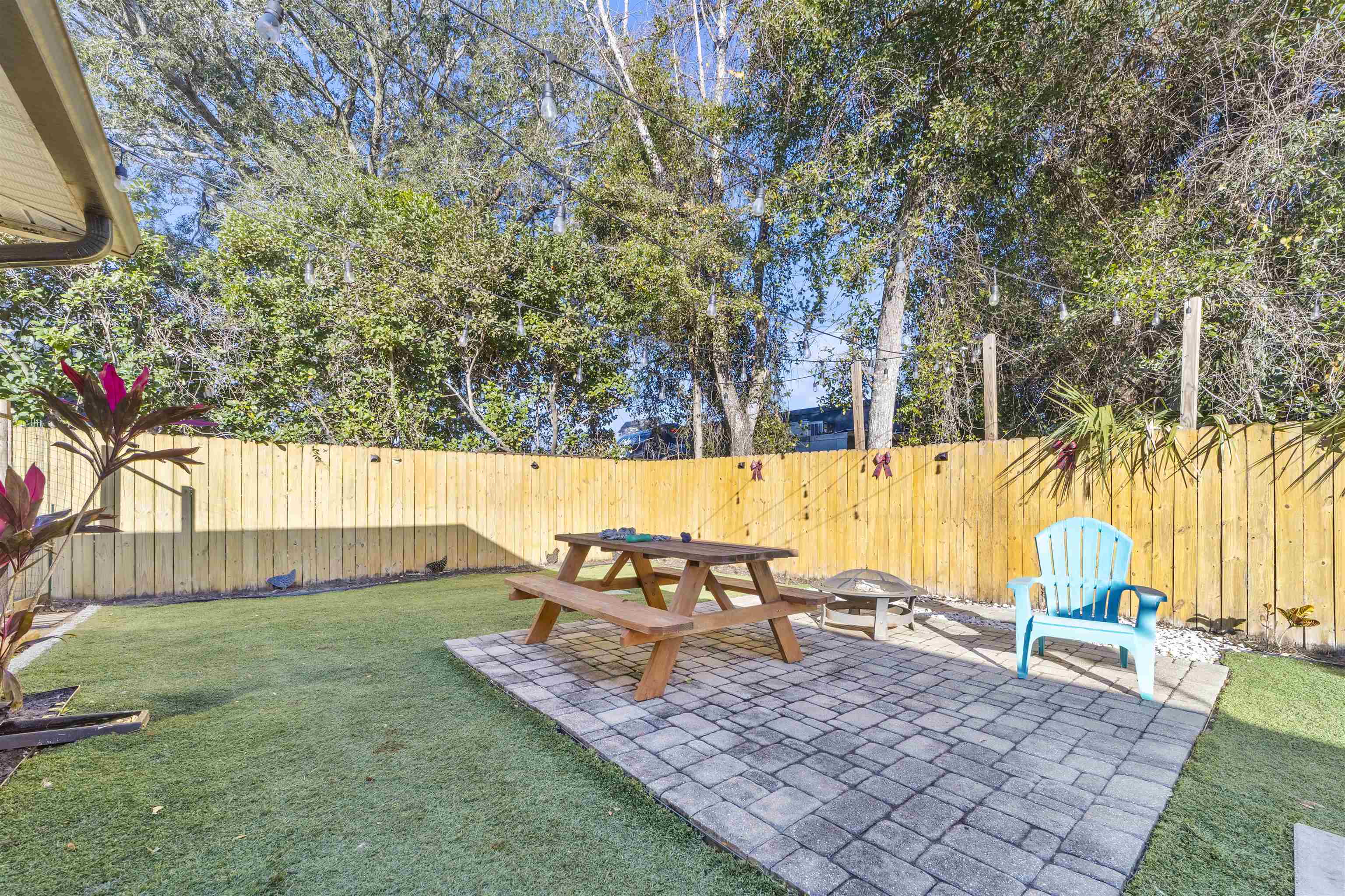 101 Azalea Road St. Augustine, FL 32086 - Photo 33 of 35 a view of a backyard with sitting area