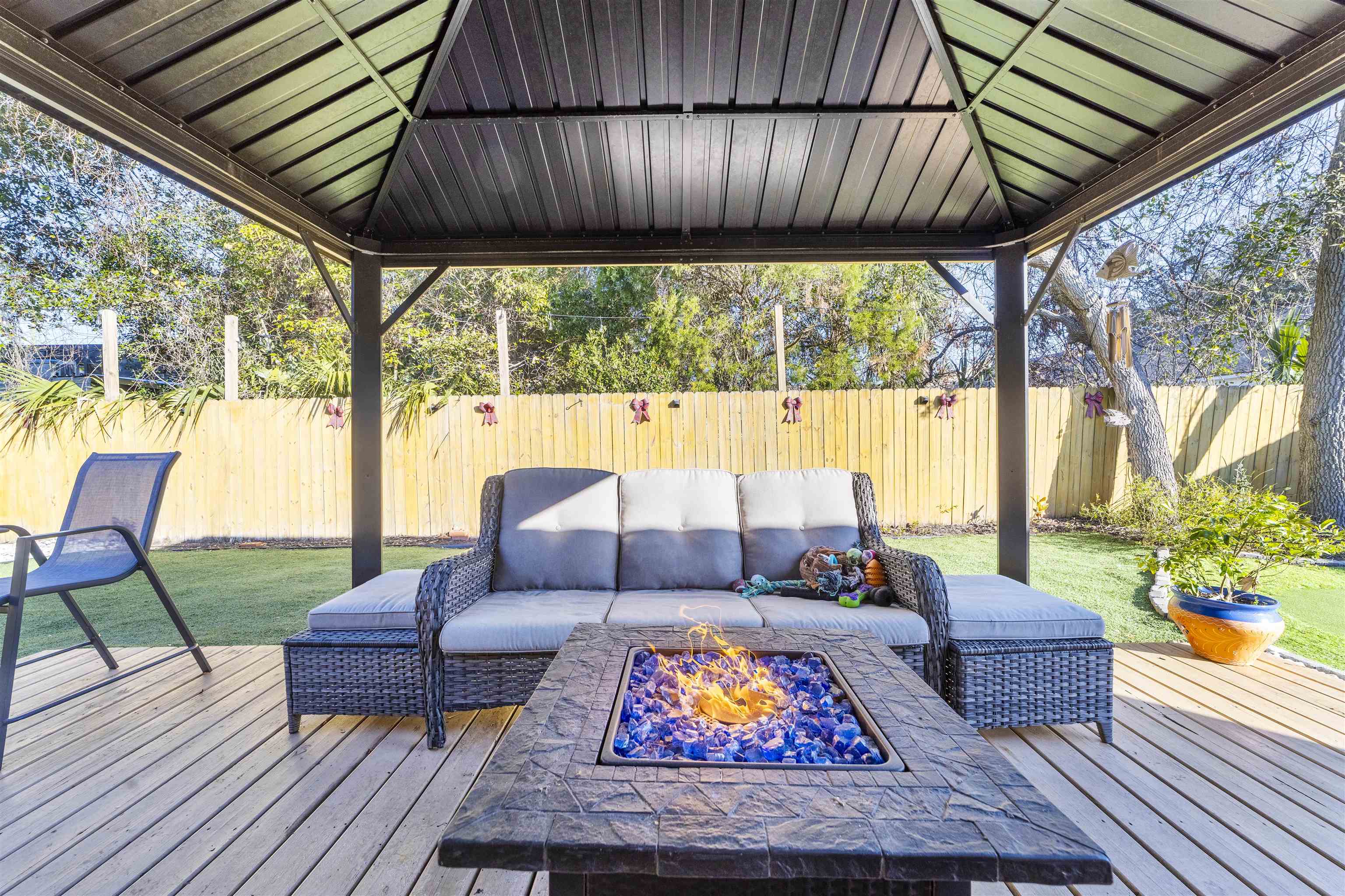 101 Azalea Road St. Augustine, FL 32086 - Photo 5 of 35 a living room with furniture and a large window