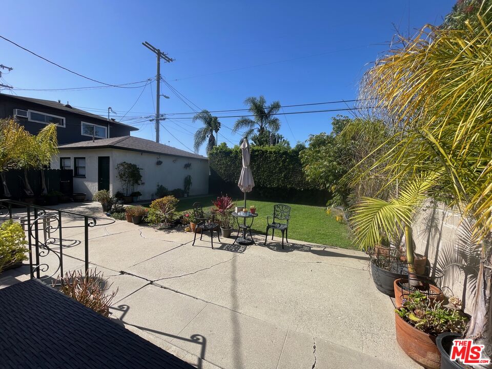 8815 Reading Avenue Los Angeles, CA 90045 - Photo 6 of 12