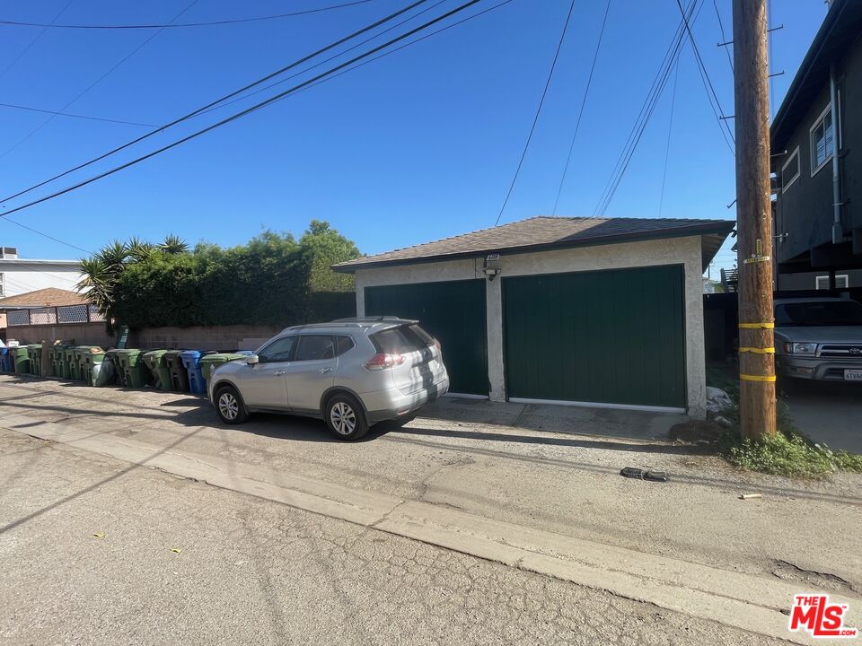 8815 Reading Avenue Los Angeles, CA 90045 - Photo 7 of 12