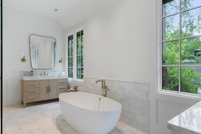 1026 Reeder Circle Northeast Atlanta, GA 30306 - Photo 35 of 95