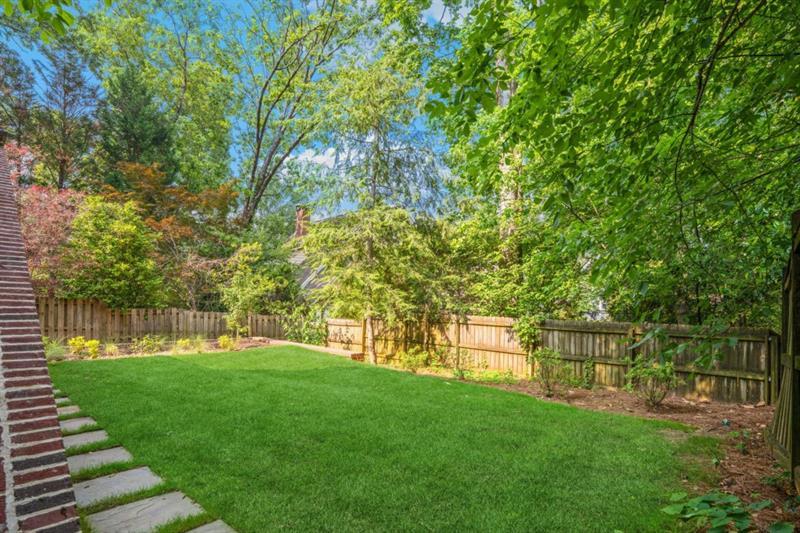 1026 Reeder Circle Northeast Atlanta, GA 30306 - Photo 74 of 95 a view of green field with fence