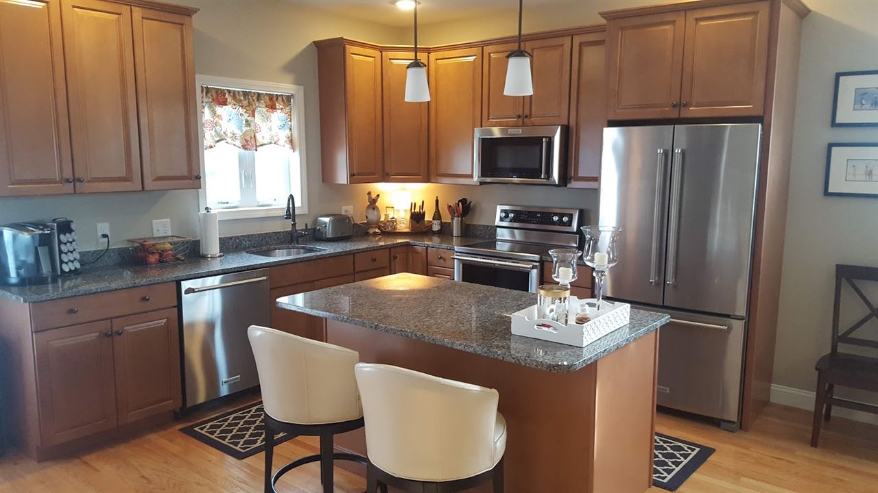 6 Crown Point Circle, Unit 75 Merrimack, NH 03054 - Photo 4 of 20 Gallery Image 4