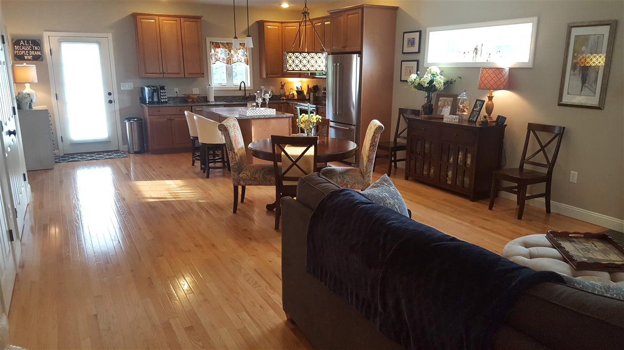 6 Crown Point Circle, Unit 75 Merrimack, NH 03054 - Photo 5 of 20 Gallery Image 5