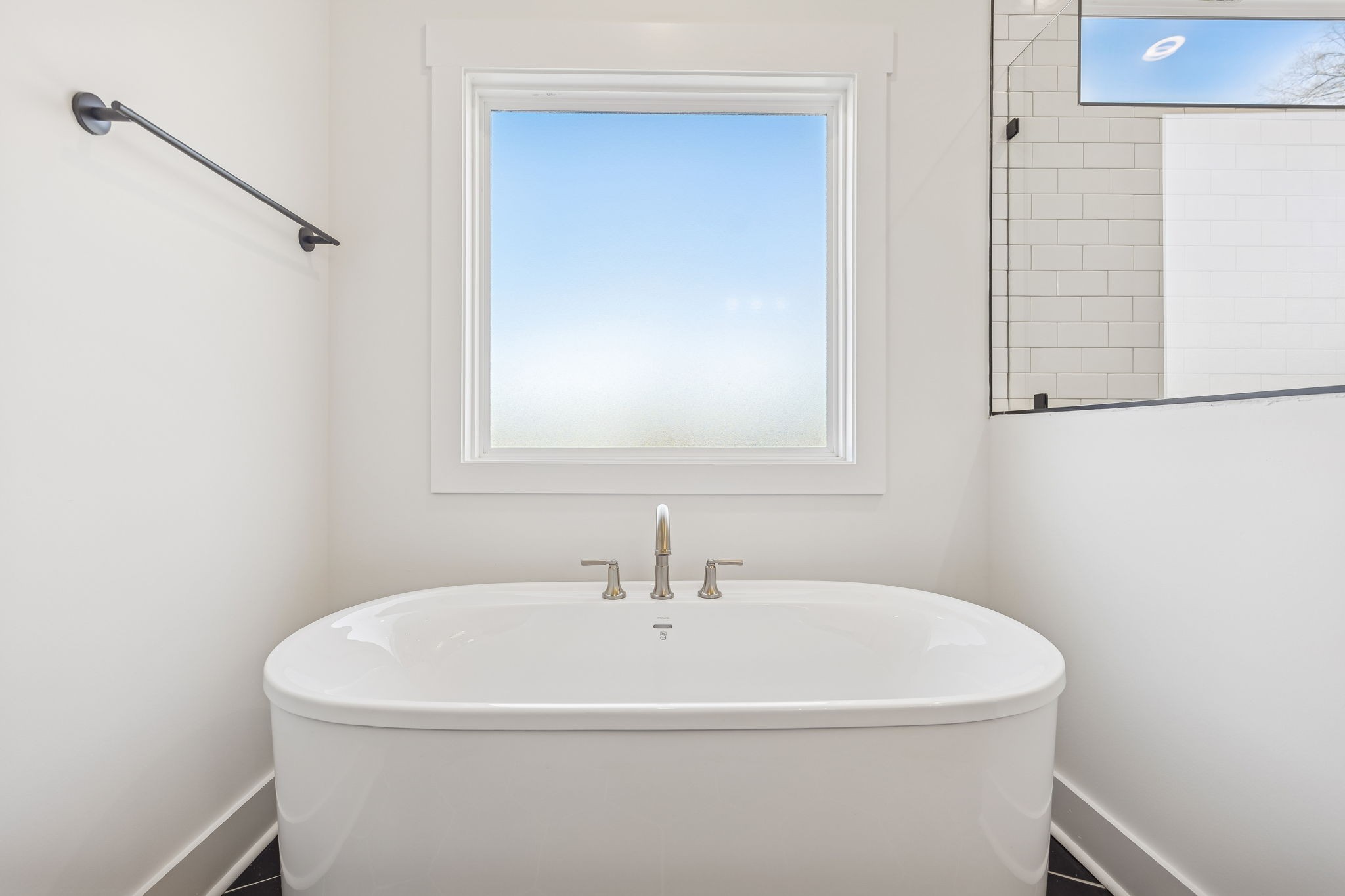 13841 Cainsville Road Lebanon, TN 37090 - Photo 33 of 81 a white bath tub sitting next to a white sink