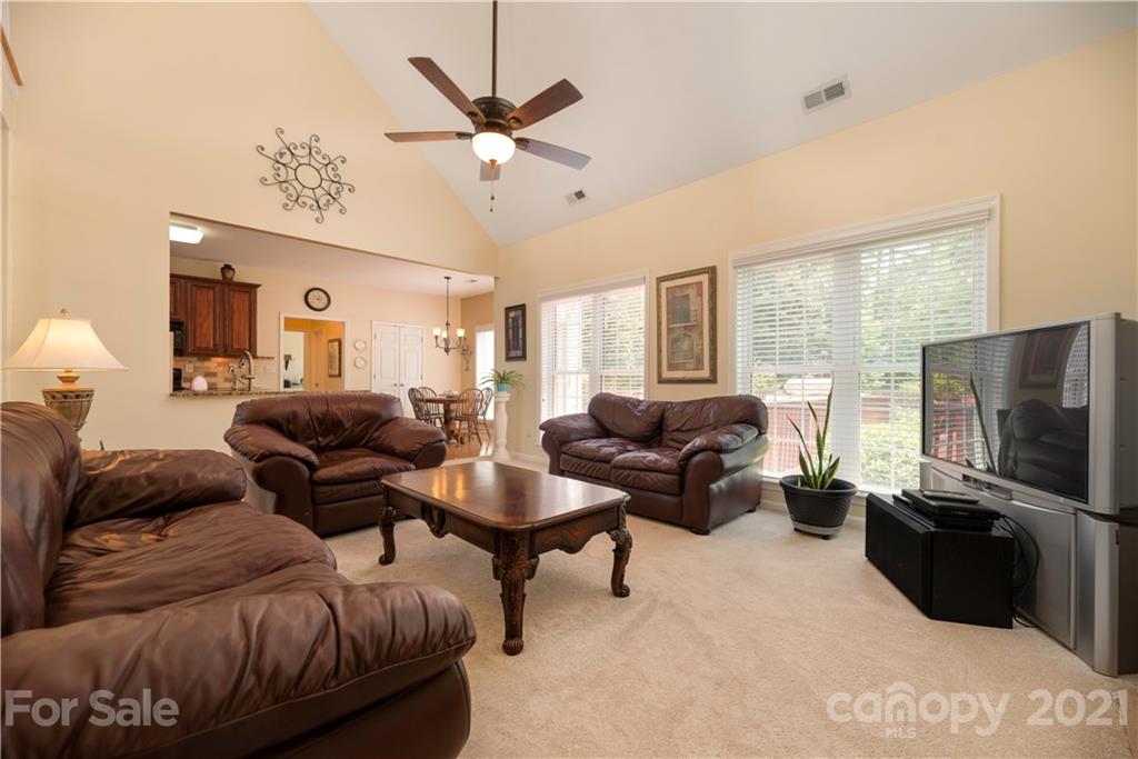 10840 Hellebore Road Charlotte, NC 28213 - Photo 12 of 37 Gallery Image 12