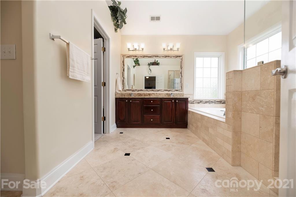 10840 Hellebore Road Charlotte, NC 28213 - Photo 20 of 37 Gallery Image 20