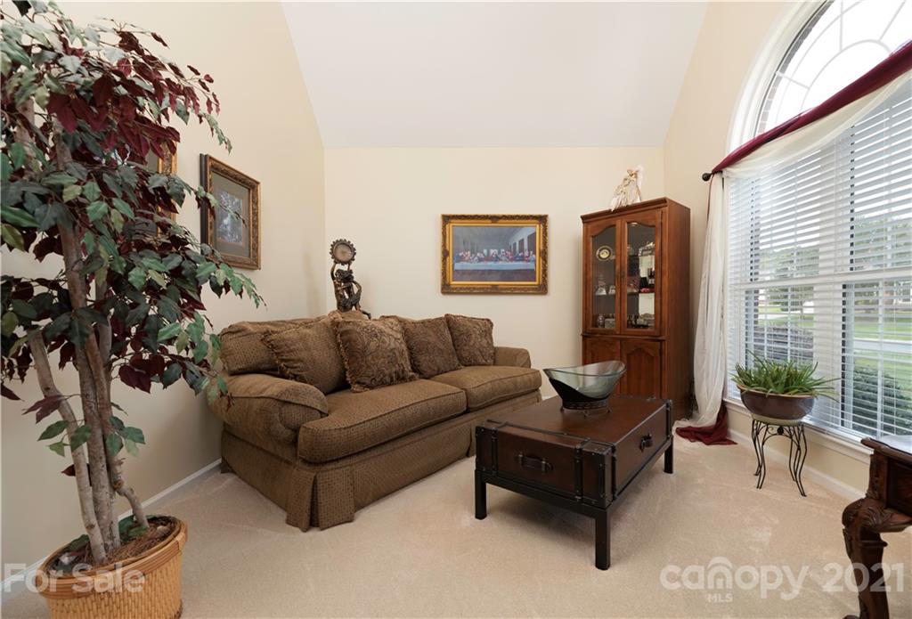 10840 Hellebore Road Charlotte, NC 28213 - Photo 6 of 37 Gallery Image 6