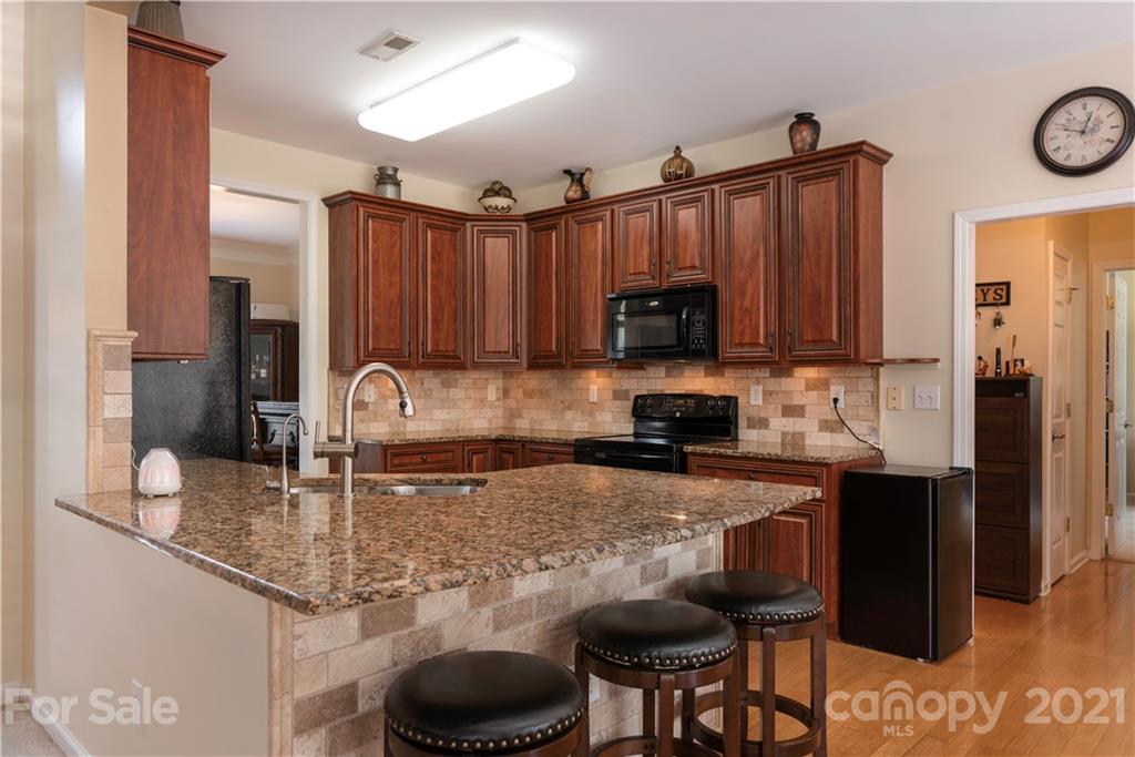 10840 Hellebore Road Charlotte, NC 28213 - Photo 7 of 37 Gallery Image 7