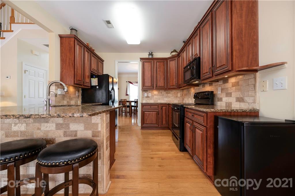 10840 Hellebore Road Charlotte, NC 28213 - Photo 8 of 37 Gallery Image 8