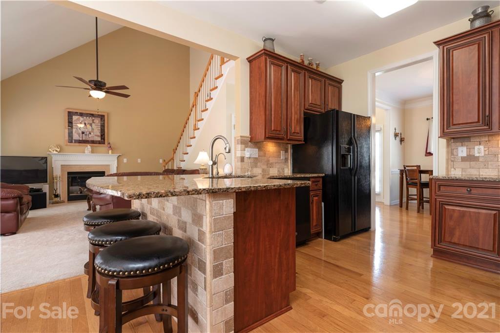 10840 Hellebore Road Charlotte, NC 28213 - Photo 9 of 37 Gallery Image 9