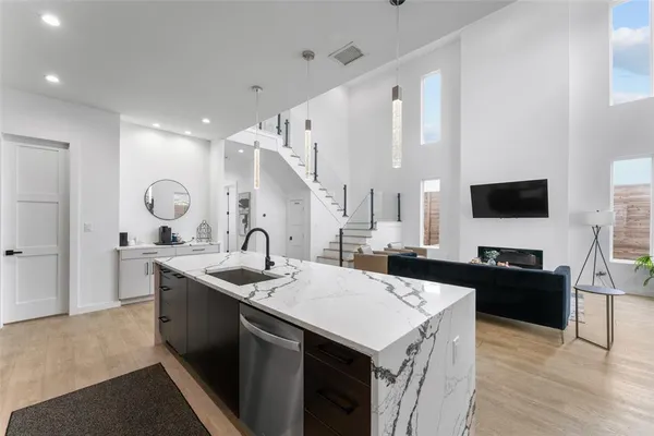 $6,500 | 3210 Herbert Street, Dallas, TX 75212