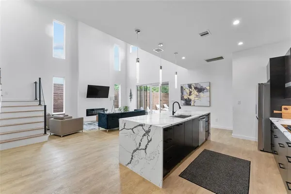 $6,500 | 3210 Herbert Street, Dallas, TX 75212