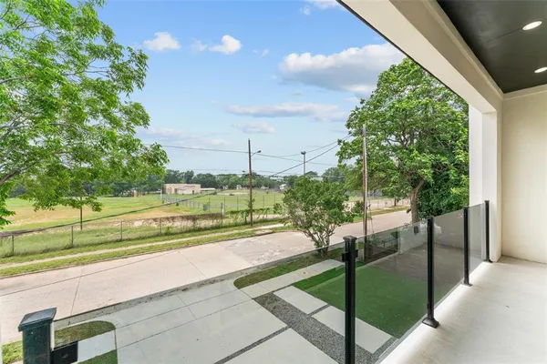 $6,500 | 3210 Herbert Street, Dallas, TX 75212