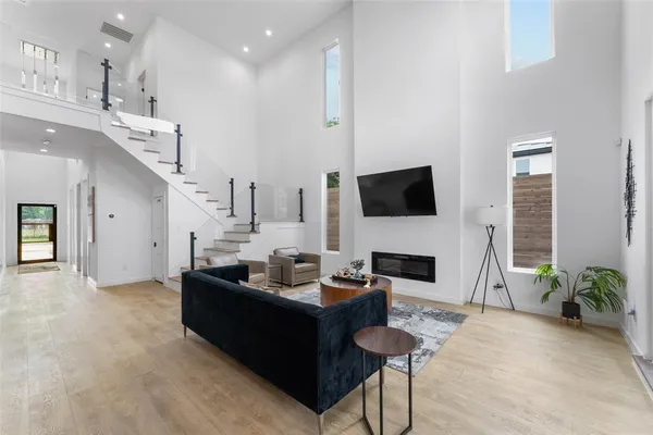 $6,500 | 3210 Herbert Street, Dallas, TX 75212