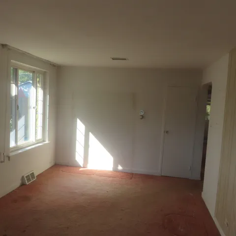 a view of empty room with window