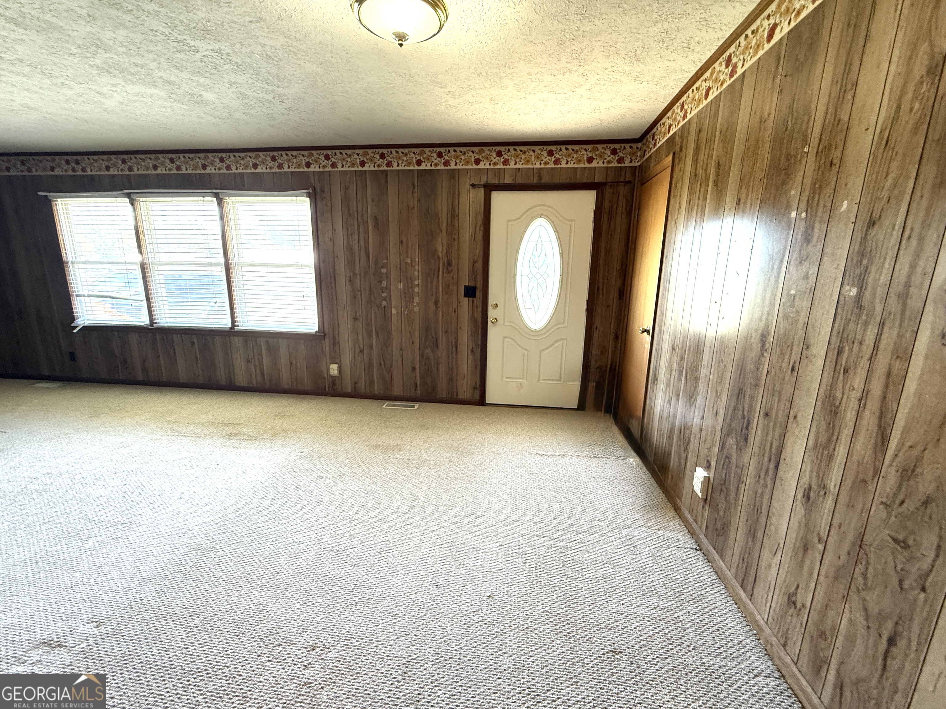 140 Rene Lane Cochran, GA 31014 - Photo 10 of 29 a view of a garage
