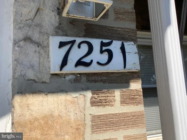 a close up of a street sign