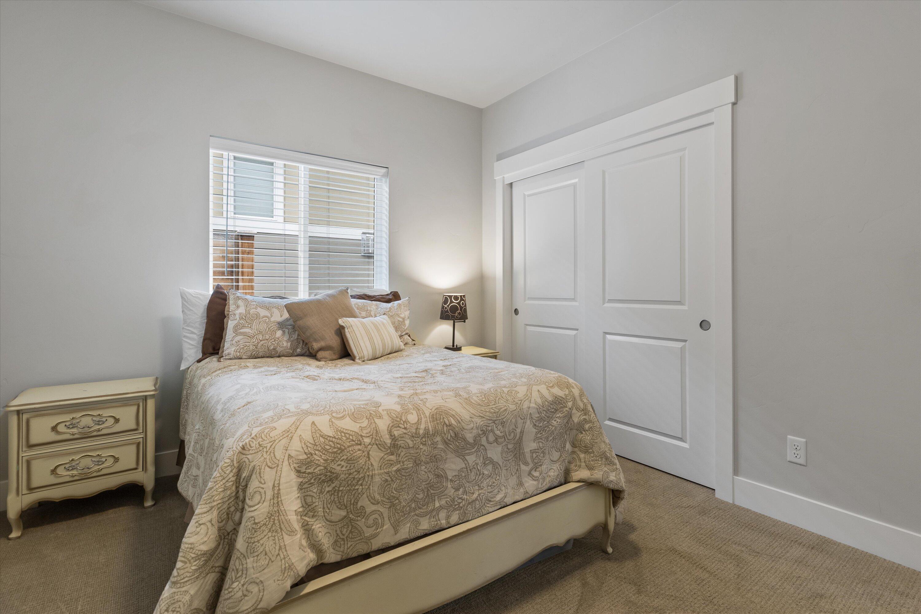 20773 Kilbourne Loop Bend, OR 97701 - Photo 23 of 38 23-4132_221111_JILLROSELL