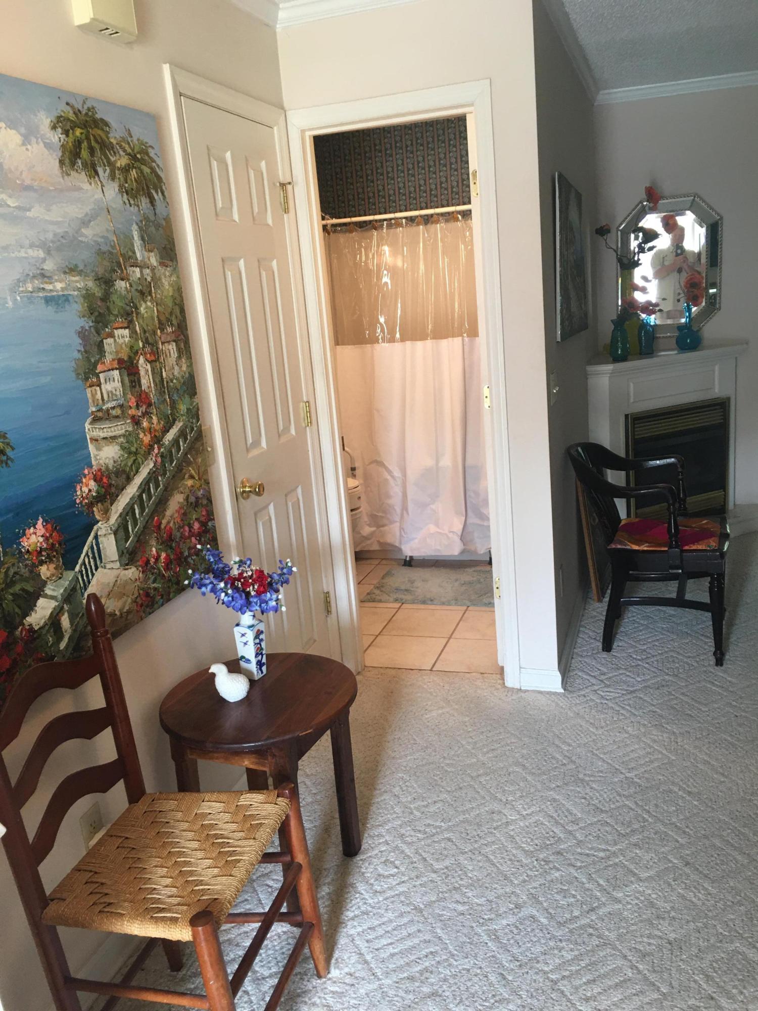 7524 Eric Drive Chattanooga, TN 37421 - Photo 4 of 28 DA04638F-4507-4E46-BBB3-BEF3CD9B580B