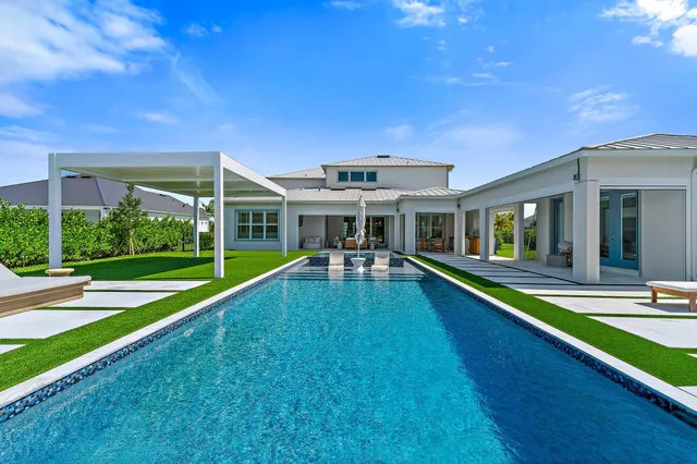 $5,900,000 | 20065 Southeast Bridgewater Drive, Jupiter, FL 33458