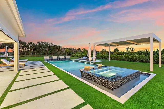 $5,900,000 | 20065 Southeast Bridgewater Drive, Jupiter, FL 33458
