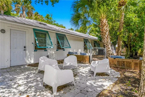 $949,900 | 670 Cypress Road, Vero Beach, FL 32963