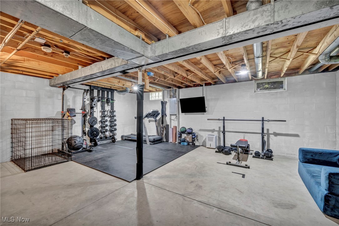 18945 Thorpe Road Chagrin Falls, OH 44023 - Photo 29 of 35 Exercise room featuring concrete flooring