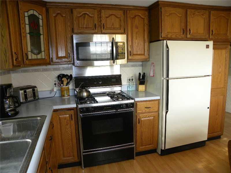 1007 Hotel Road Auburn, ME 04210 - Photo 5 of 20 Kitchen.