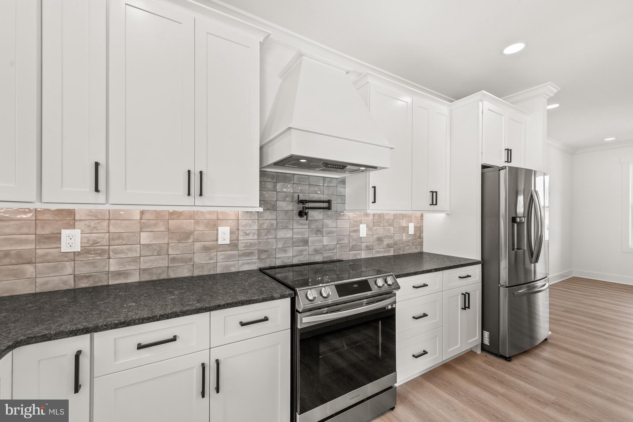 33 Beacon Circle Millsboro, DE 19966 - Photo 13 of 27 Under Cabinet Lighting