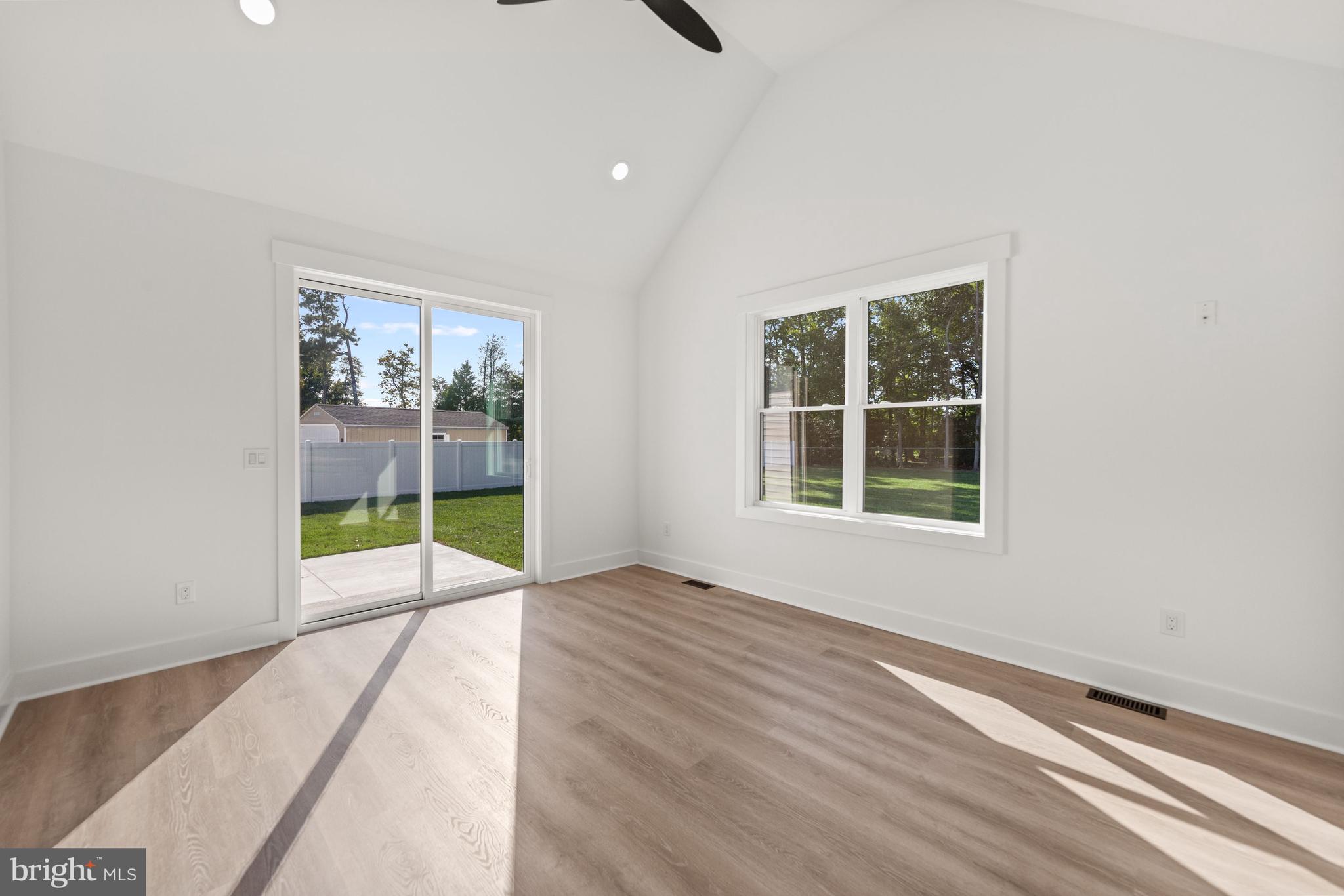 33 Beacon Circle Millsboro, DE 19966 - Photo 15 of 27 Living Room
