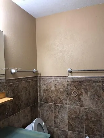 a view of a yard in front of a house