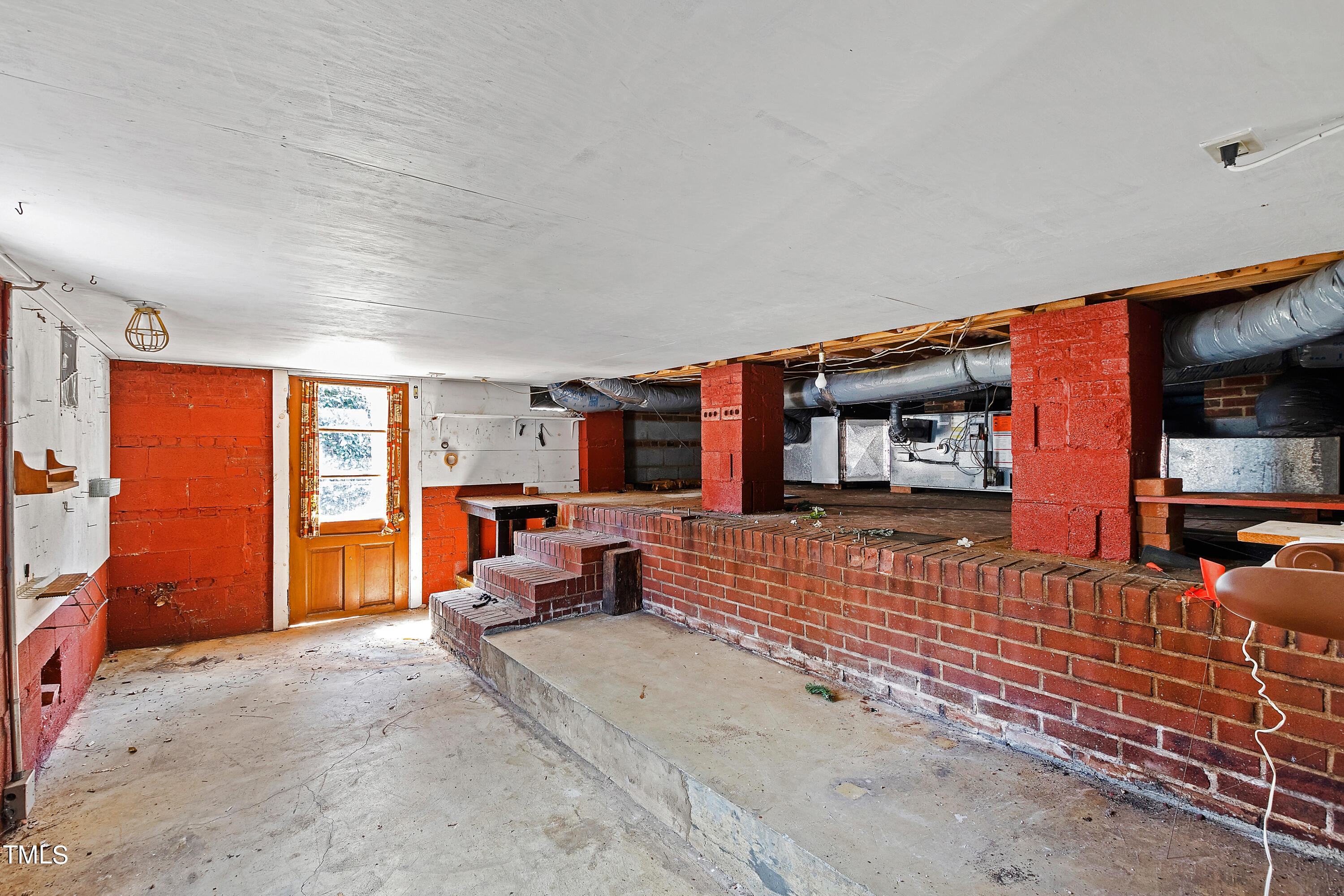 1725 Brooks Avenue Raleigh, NC 27607 - Photo 39 of 42 35 crawlspace